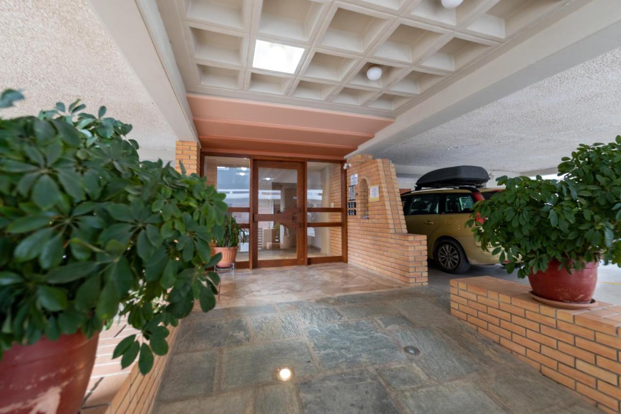 A&J Apartments Or Rooms Athens Airport Markopoulo Mesogaias Экстерьер фото